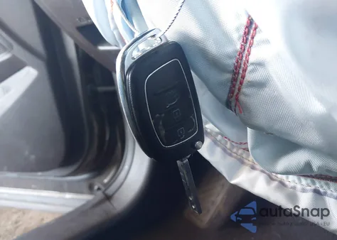 2014 Hyundai Santa Fe Sport 2.4L z USA, uszkodzony, nr VIN 5XYZT3LB4EG201060